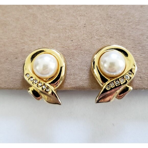 1-Pair Metal Clip On Earrings 1 " Faux Pearl Ribbon Gold Tone Rhinestones Vtg - Picture 1 of 4